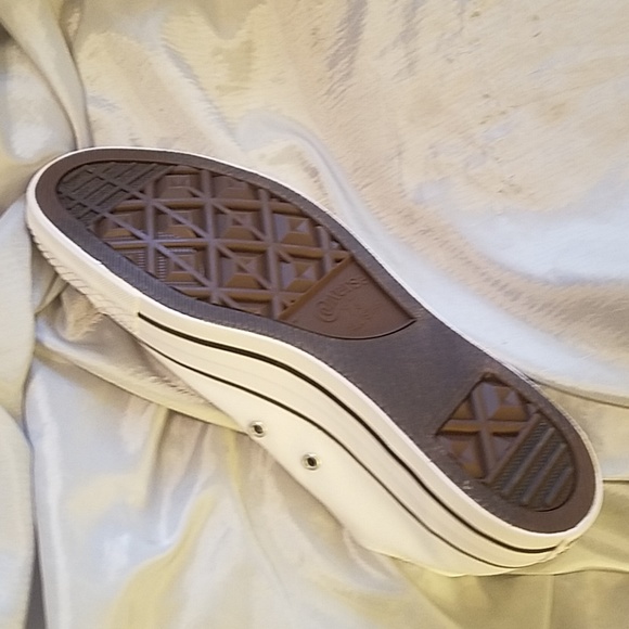 Converse all star white with heart detail NWoT - Picture 6 of 6